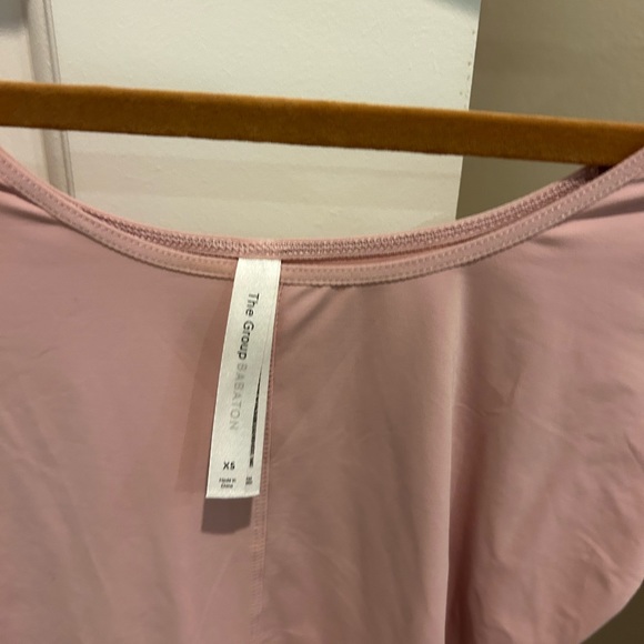 Aritzia long sleeve - Picture 2 of 2